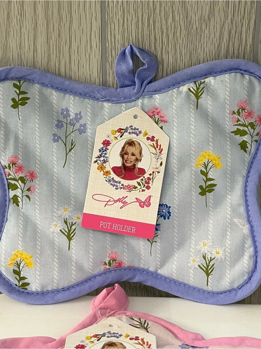 2 Dolly Parton Wildflowers Spring Collection Pot Holders Pink Purple DG Set